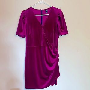 Beautiful burgundy velvet dress fitted.